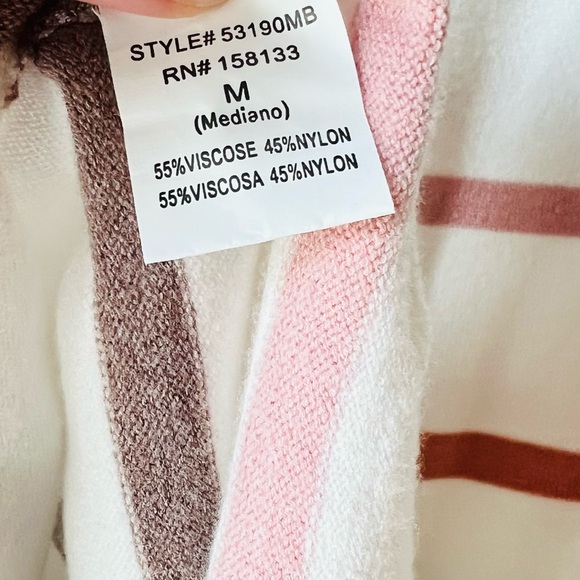 NWOT {Magnolia Boutique} Sweater - Picture 4 of 5